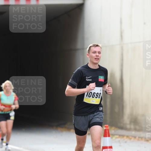 05.10.2025 - 20. swb-Marathon Bremen Michael Strokosch http://msf.ph/oto/9206102 05.10.2025 10:46:20 Laufen 10698, 28 meine-sportfotos.de