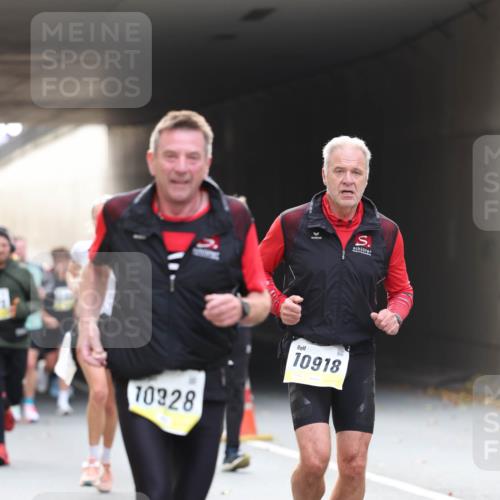 05.10.2025 - 20. swb-Marathon Bremen Michael Strokosch http://msf.ph/oto/9206107 05.10.2025 10:46:24 Laufen 10328, 10918 meine-sportfotos.de