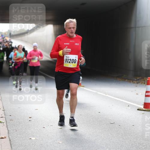 05.10.2025 - 20. swb-Marathon Bremen Michael Strokosch http://msf.ph/oto/9206112 05.10.2025 10:58:06 Laufen 11200 meine-sportfotos.de