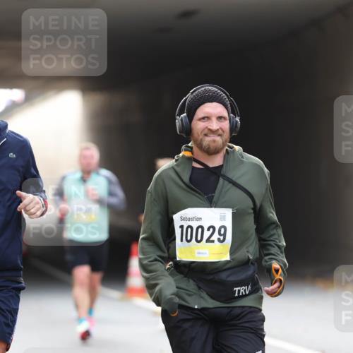 05.10.2025 - 20. swb-Marathon Bremen Michael Strokosch http://msf.ph/oto/9206118 05.10.2025 10:46:27 Laufen 3, 10029 meine-sportfotos.de