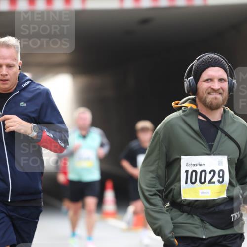 05.10.2025 - 20. swb-Marathon Bremen Michael Strokosch http://msf.ph/oto/9206119 05.10.2025 10:46:28 Laufen 10029 meine-sportfotos.de