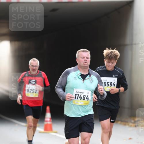05.10.2025 - 20. swb-Marathon Bremen Michael Strokosch http://msf.ph/oto/9206123 05.10.2025 10:46:30 Laufen 9252, 11484, 02319, 10584 meine-sportfotos.de
