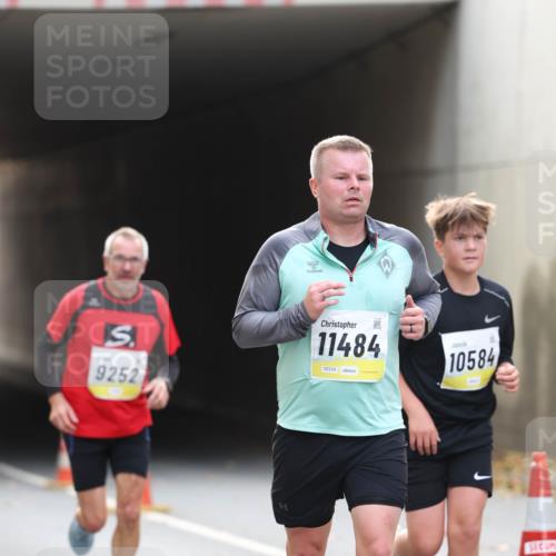 05.10.2025 - 20. swb-Marathon Bremen Michael Strokosch http://msf.ph/oto/9206126 05.10.2025 10:46:30 Laufen 11484, 10584, 9252, 02319 meine-sportfotos.de