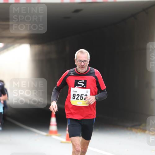 05.10.2025 - 20. swb-Marathon Bremen Michael Strokosch http://msf.ph/oto/9206127 05.10.2025 10:46:31 Laufen 1, 9252 meine-sportfotos.de