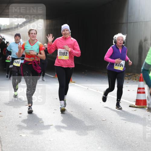 05.10.2025 - 20. swb-Marathon Bremen Michael Strokosch http://msf.ph/oto/9206137 05.10.2025 10:58:10 Laufen 9409, 11102, 9394, 1131 meine-sportfotos.de
