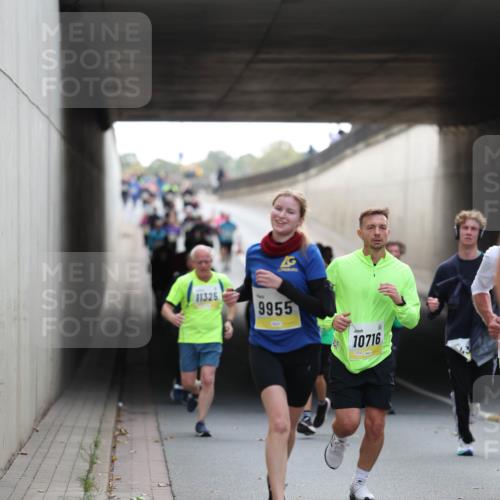 05.10.2025 - 20. swb-Marathon Bremen Michael Strokosch http://msf.ph/oto/9206139 05.10.2025 10:46:35 Laufen 11325, 9955, 10716 meine-sportfotos.de