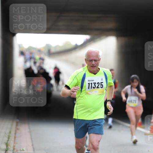 05.10.2025 - 20. swb-Marathon Bremen Michael Strokosch http://msf.ph/oto/9206156 05.10.2025 10:46:40 Laufen 11325 meine-sportfotos.de