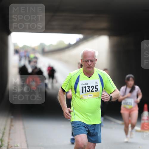 05.10.2025 - 20. swb-Marathon Bremen Michael Strokosch http://msf.ph/oto/9206157 05.10.2025 10:46:40 Laufen 11325, 02035 meine-sportfotos.de