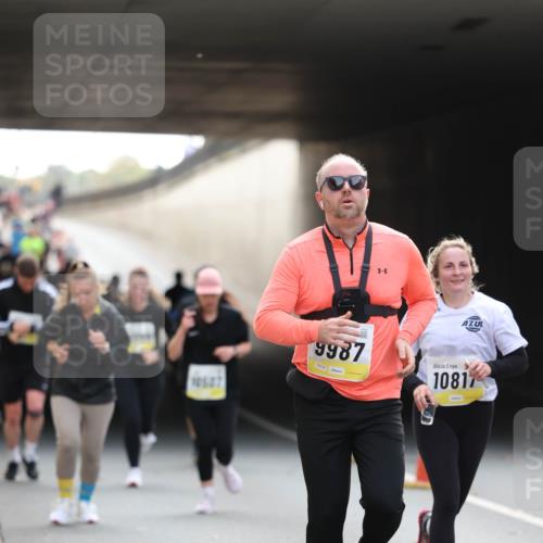 05.10.2025 - 20. swb-Marathon Bremen Michael Strokosch http://msf.ph/oto/9206180 05.10.2025 10:46:50 Laufen 9987, 16, 10817 meine-sportfotos.de