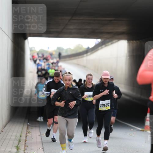 05.10.2025 - 20. swb-Marathon Bremen Michael Strokosch http://msf.ph/oto/9206182 05.10.2025 10:46:51 Laufen 66, 10507 meine-sportfotos.de