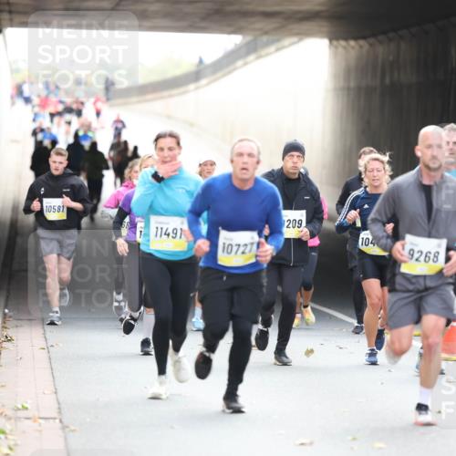 05.10.2025 - 20. swb-Marathon Bremen Michael Strokosch http://msf.ph/oto/9206185 05.10.2025 10:46:57 Laufen 10581, 68, 711491, 10727, 209, 104, 9268 meine-sportfotos.de