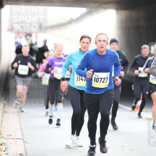 05.10.2025 - 20. swb-Marathon Bremen Michael Strokosch http://msf.ph/oto/9206188 05.10.2025 10:46:58 Laufen 1149, 10727, 104, 9268 meine-sportfotos.de