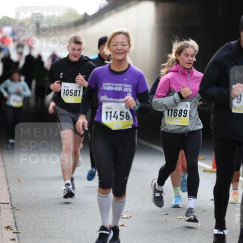 05.10.2025 - 20. swb-Marathon Bremen Michael Strokosch http://msf.ph/oto/9206190 05.10.2025 10:47:01 Laufen 10581, 2012, 11458, 9209, 11689 meine-sportfotos.de