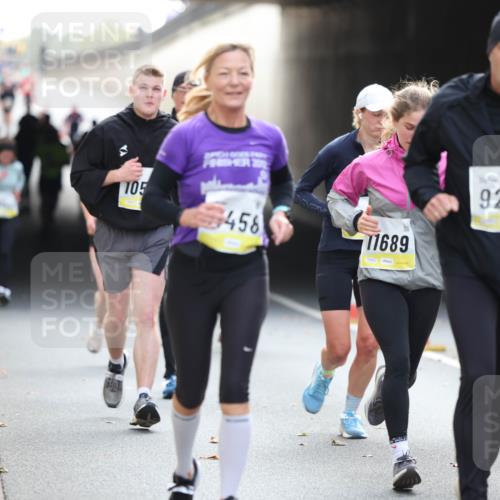 05.10.2025 - 20. swb-Marathon Bremen Michael Strokosch http://msf.ph/oto/9206191 05.10.2025 10:47:02 Laufen 105, 5458, 9209, 696, 11689 meine-sportfotos.de