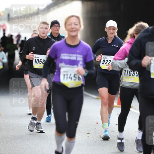 05.10.2025 - 20. swb-Marathon Bremen Michael Strokosch http://msf.ph/oto/9206192 05.10.2025 10:47:02 Laufen 1058, 11458, 922, 9209, 11689 meine-sportfotos.de