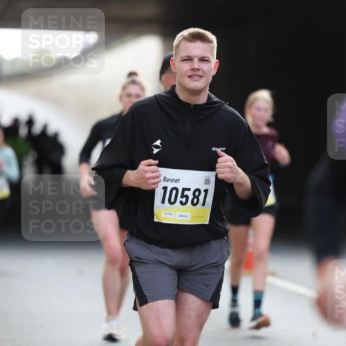 05.10.2025 - 20. swb-Marathon Bremen Michael Strokosch http://msf.ph/oto/9206196 05.10.2025 10:47:04 Laufen 10581, 02585 meine-sportfotos.de