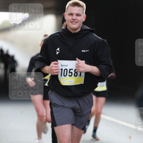 05.10.2025 - 20. swb-Marathon Bremen Michael Strokosch http://msf.ph/oto/9206197 05.10.2025 10:47:04 Laufen 1058 meine-sportfotos.de