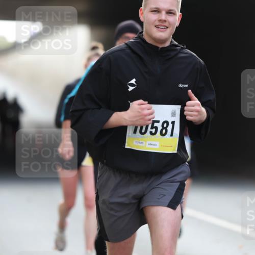 05.10.2025 - 20. swb-Marathon Bremen Michael Strokosch http://msf.ph/oto/9206198 05.10.2025 10:47:05 Laufen 10581, 02585 meine-sportfotos.de