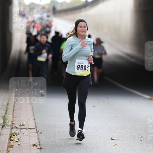 05.10.2025 - 20. swb-Marathon Bremen Michael Strokosch http://msf.ph/oto/9206199 05.10.2025 10:47:07 Laufen 9903 meine-sportfotos.de