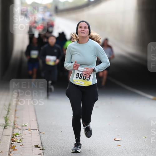 05.10.2025 - 20. swb-Marathon Bremen Michael Strokosch http://msf.ph/oto/9206201 05.10.2025 10:47:08 Laufen 9903, 02346 meine-sportfotos.de