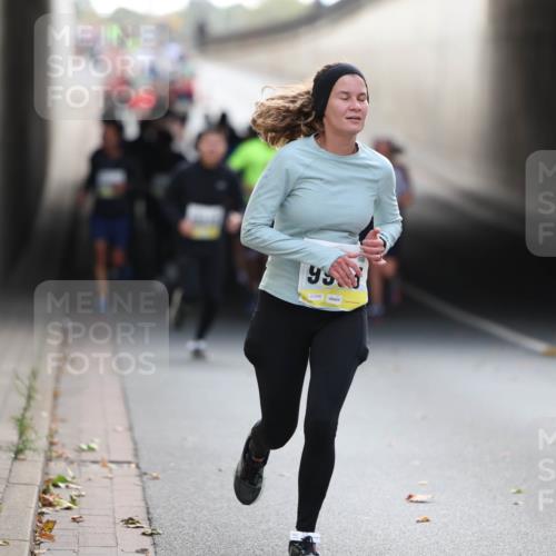 05.10.2025 - 20. swb-Marathon Bremen Michael Strokosch http://msf.ph/oto/9206202 05.10.2025 10:47:08 Laufen 02346 meine-sportfotos.de