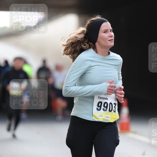 05.10.2025 - 20. swb-Marathon Bremen Michael Strokosch http://msf.ph/oto/9206207 05.10.2025 10:47:10 Laufen 9903, 02346 meine-sportfotos.de