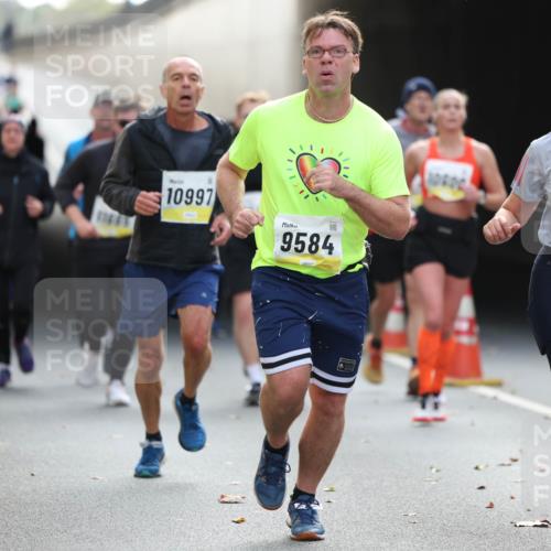 05.10.2025 - 20. swb-Marathon Bremen Michael Strokosch http://msf.ph/oto/9206217 05.10.2025 10:47:15 Laufen 10997, 9584, 10800, 11528 meine-sportfotos.de