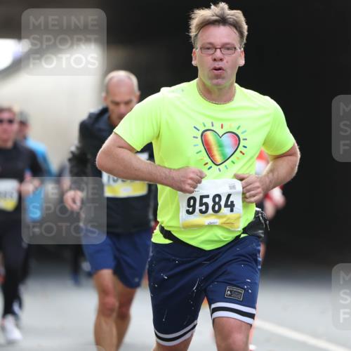 05.10.2025 - 20. swb-Marathon Bremen Michael Strokosch http://msf.ph/oto/9206221 05.10.2025 10:47:16 Laufen 9584, 115, 01886 meine-sportfotos.de
