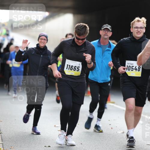 05.10.2025 - 20. swb-Marathon Bremen Michael Strokosch http://msf.ph/oto/9206226 05.10.2025 10:47:19 Laufen 11665, 10548, 10900 meine-sportfotos.de