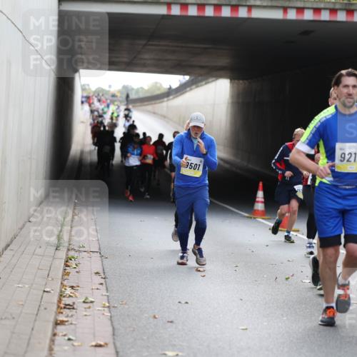 05.10.2025 - 20. swb-Marathon Bremen Michael Strokosch http://msf.ph/oto/9206232 05.10.2025 10:47:23 Laufen 9214, 9501 meine-sportfotos.de