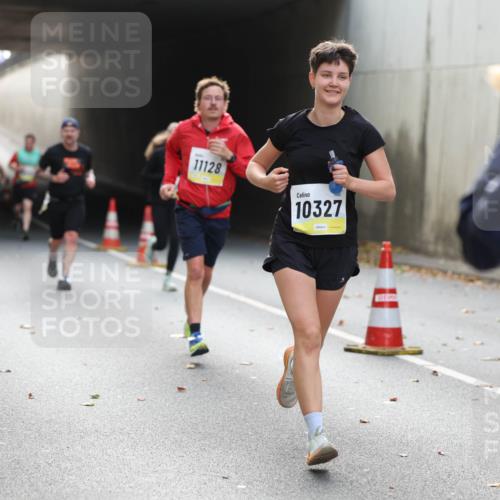 05.10.2025 - 20. swb-Marathon Bremen Michael Strokosch http://msf.ph/oto/9206255 05.10.2025 10:47:33 Laufen 11128, 10327 meine-sportfotos.de