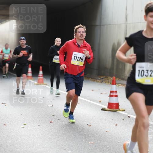 05.10.2025 - 20. swb-Marathon Bremen Michael Strokosch http://msf.ph/oto/9206257 05.10.2025 10:47:34 Laufen 113, 1060, 11128, 10327, 60 meine-sportfotos.de