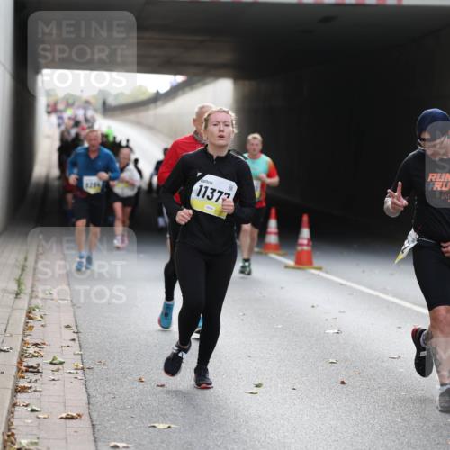 05.10.2025 - 20. swb-Marathon Bremen Michael Strokosch http://msf.ph/oto/9206262 05.10.2025 10:47:36 Laufen 8286, 11372 meine-sportfotos.de