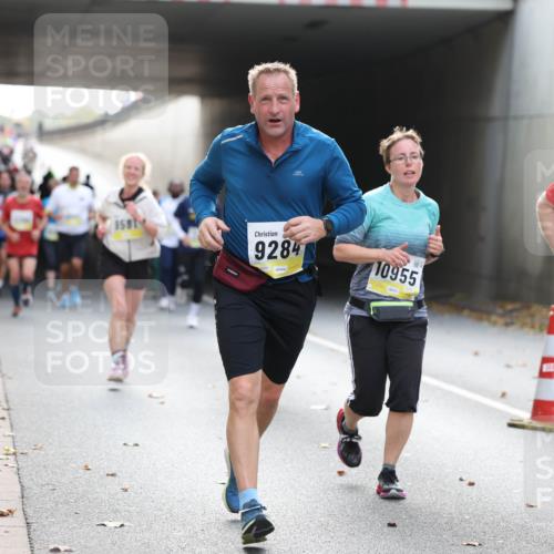 05.10.2025 - 20. swb-Marathon Bremen Michael Strokosch http://msf.ph/oto/9206273 05.10.2025 10:47:40 Laufen 1581, 9284, 10955, 20, 25, 23, 9830, 02245 meine-sportfotos.de