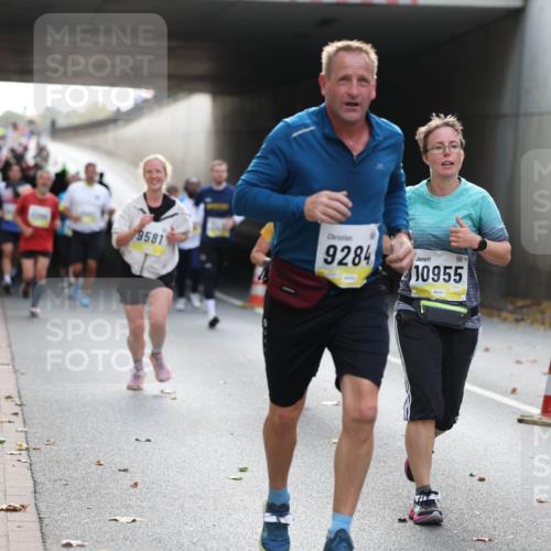 05.10.2025 - 20. swb-Marathon Bremen Michael Strokosch http://msf.ph/oto/9206274 05.10.2025 10:47:41 Laufen 9581, 9284, 10955 meine-sportfotos.de