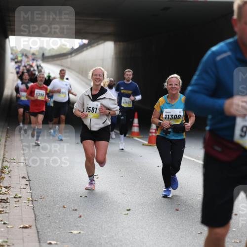 05.10.2025 - 20. swb-Marathon Bremen Michael Strokosch http://msf.ph/oto/9206275 05.10.2025 10:47:41 Laufen 11398, 9581, 11417, 11300, 928 meine-sportfotos.de