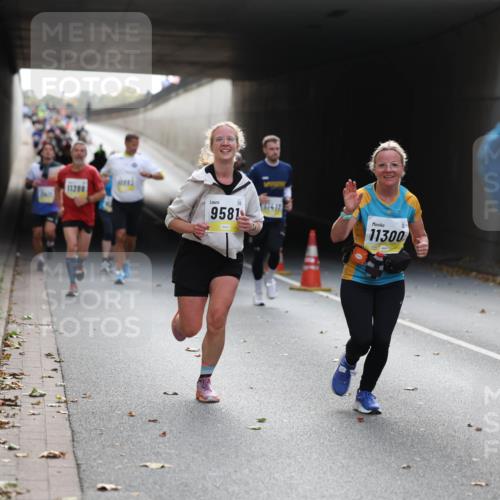 05.10.2025 - 20. swb-Marathon Bremen Michael Strokosch http://msf.ph/oto/9206276 05.10.2025 10:47:42 Laufen 11398, 9581, 17417, 11300 meine-sportfotos.de