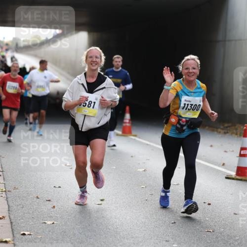 05.10.2025 - 20. swb-Marathon Bremen Michael Strokosch http://msf.ph/oto/9206278 05.10.2025 10:47:42 Laufen 11388, 581, 11300 meine-sportfotos.de