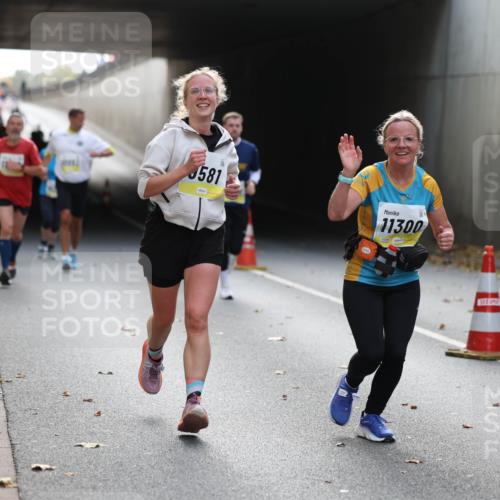 05.10.2025 - 20. swb-Marathon Bremen Michael Strokosch http://msf.ph/oto/9206279 05.10.2025 10:47:42 Laufen 581, 11300 meine-sportfotos.de