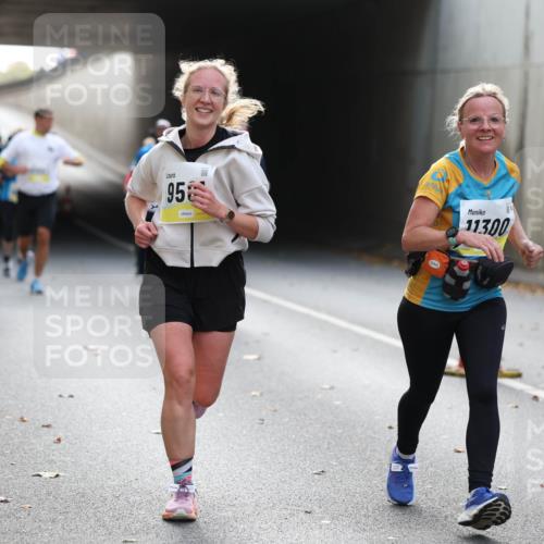 05.10.2025 - 20. swb-Marathon Bremen Michael Strokosch http://msf.ph/oto/9206281 05.10.2025 10:47:43 Laufen 95, 11, 300 meine-sportfotos.de