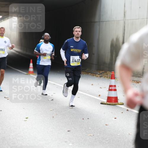 05.10.2025 - 20. swb-Marathon Bremen Michael Strokosch http://msf.ph/oto/9206282 05.10.2025 10:47:44 Laufen 114, 11398, 0993, 719, 11417, 13, 958 meine-sportfotos.de