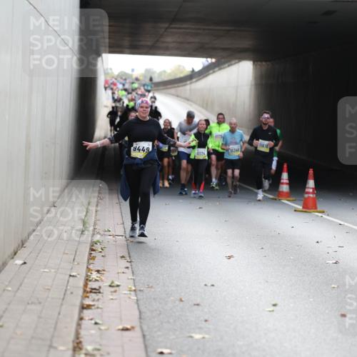 05.10.2025 - 20. swb-Marathon Bremen Michael Strokosch http://msf.ph/oto/9206295 05.10.2025 10:47:50 Laufen 11175, 9, 11616, 10349, 9449, 11174 meine-sportfotos.de
