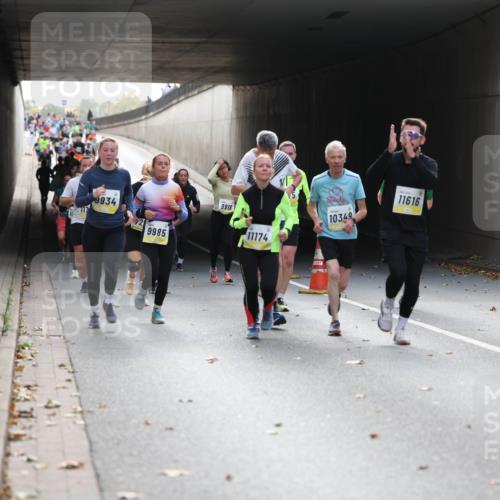 05.10.2025 - 20. swb-Marathon Bremen Michael Strokosch http://msf.ph/oto/9206297 05.10.2025 10:47:54 Laufen 9934, 9985, 9918, 11174, 10349, 11616 meine-sportfotos.de