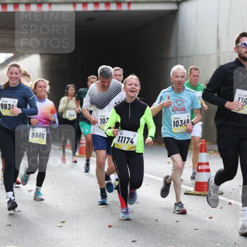 05.10.2025 - 20. swb-Marathon Bremen Michael Strokosch http://msf.ph/oto/9206305 05.10.2025 10:47:56 Laufen 1065, 11722, 9934, 9985, 10, 7, 11174, 10349, 11616 meine-sportfotos.de