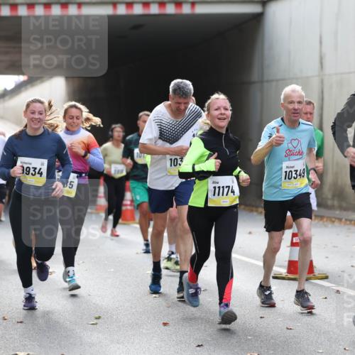05.10.2025 - 20. swb-Marathon Bremen Michael Strokosch http://msf.ph/oto/9206306 05.10.2025 10:47:56 Laufen 11722, 934, 103, 11174, 10349, 11616 meine-sportfotos.de