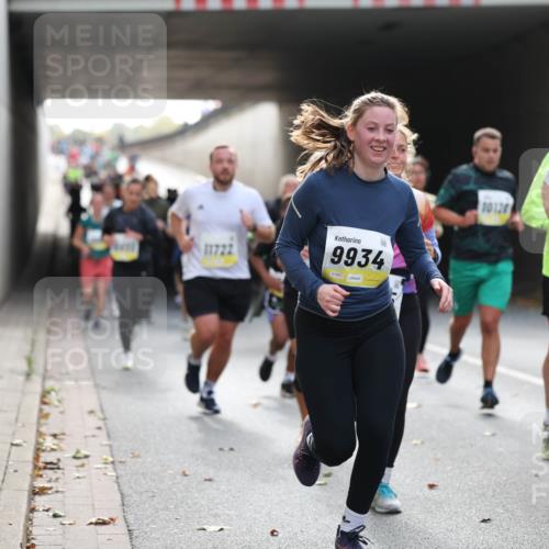 05.10.2025 - 20. swb-Marathon Bremen Michael Strokosch http://msf.ph/oto/9206309 05.10.2025 10:47:57 Laufen 9934, 01901, 1012, 10310, 01805 meine-sportfotos.de