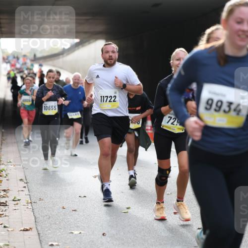 05.10.2025 - 20. swb-Marathon Bremen Michael Strokosch http://msf.ph/oto/9206311 05.10.2025 10:47:58 Laufen 10655, 11722, 72, 9934 meine-sportfotos.de