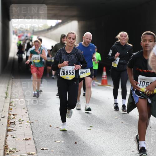 05.10.2025 - 20. swb-Marathon Bremen Michael Strokosch http://msf.ph/oto/9206318 05.10.2025 10:48:00 Laufen 10655, 10460, 106, 11 meine-sportfotos.de
