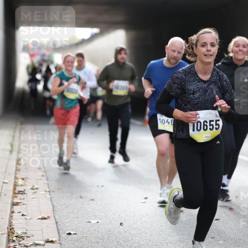 05.10.2025 - 20. swb-Marathon Bremen Michael Strokosch http://msf.ph/oto/9206321 05.10.2025 10:48:01 Laufen 1046, 0655 meine-sportfotos.de