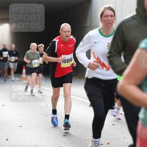 05.10.2025 - 20. swb-Marathon Bremen Michael Strokosch http://msf.ph/oto/9206328 05.10.2025 10:48:05 Laufen 11046, 10806, 270, 10 meine-sportfotos.de